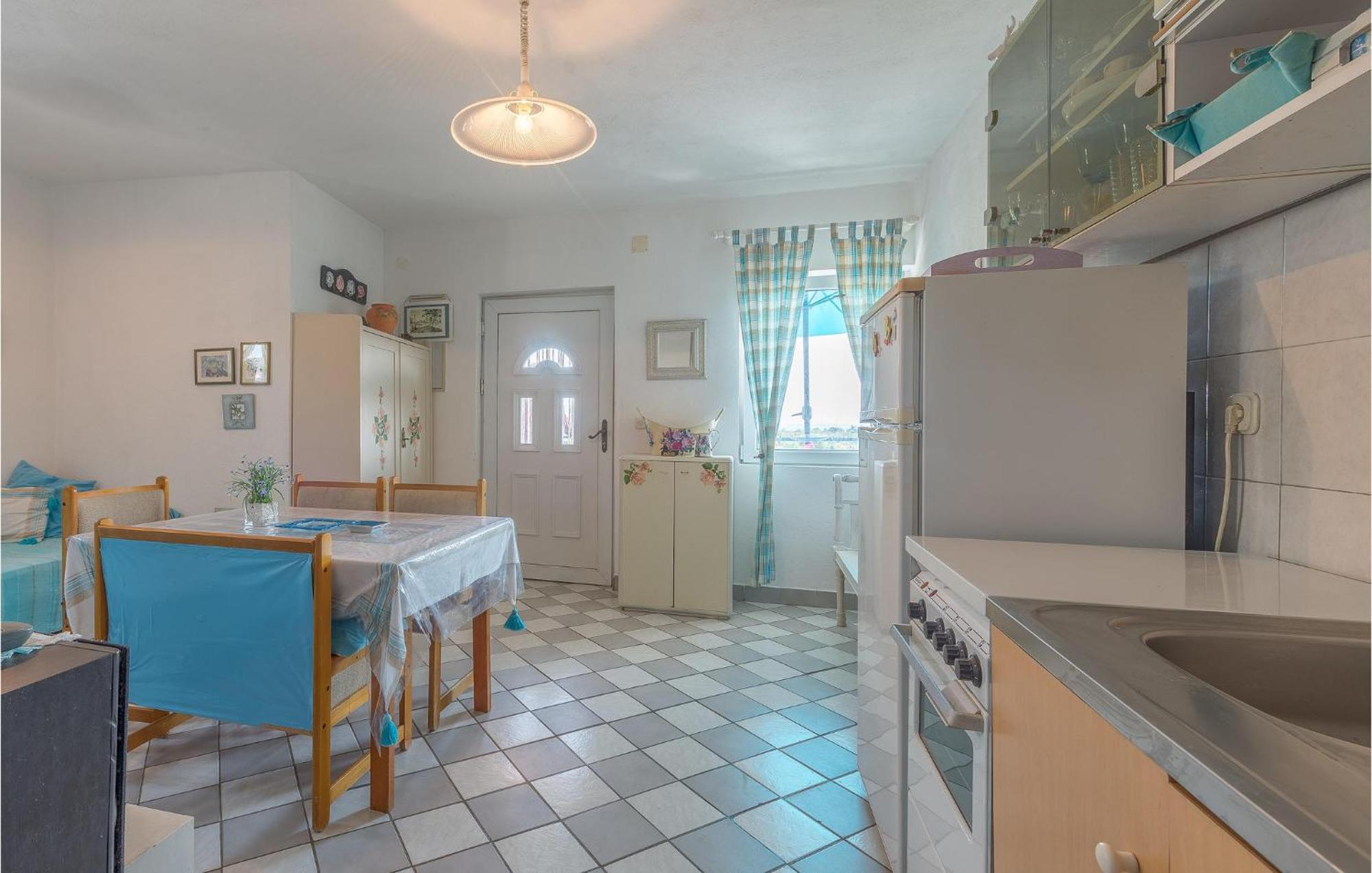 1 Bedroom Lovely Apartment In Tribunj Tribalj Εξωτερικό φωτογραφία