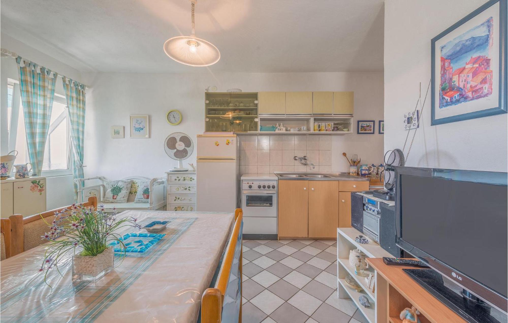 1 Bedroom Lovely Apartment In Tribunj Tribalj Εξωτερικό φωτογραφία